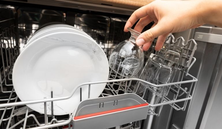 Dishwasher with Cloudy Streaks on Glasses washed