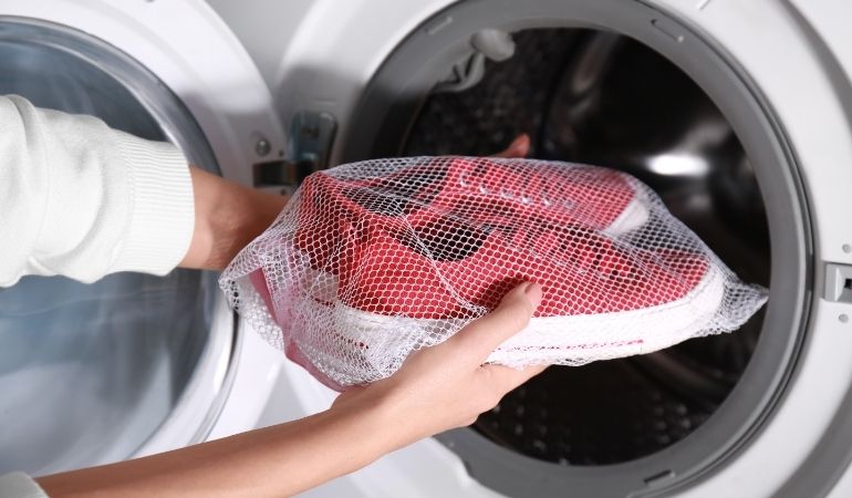 sneakers in washing machine